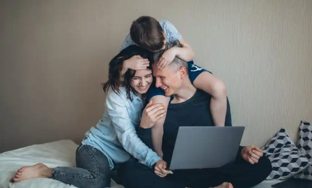 „Parentingul blând” este o modalitate excelentă de a-ți transforma copilul într-un nesuferit și un obraznic