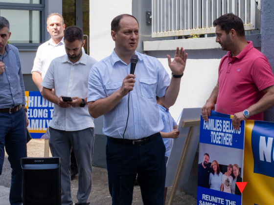 Protest pentru Susținerea Familiei Samson la ambasada Suediei din Dublin