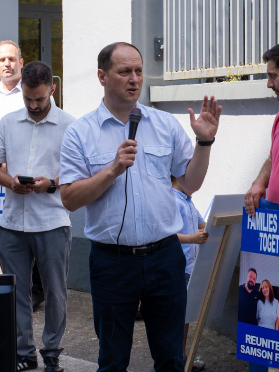 Protest pentru Susținerea Familiei Samson la ambasada Suediei din Dublin
